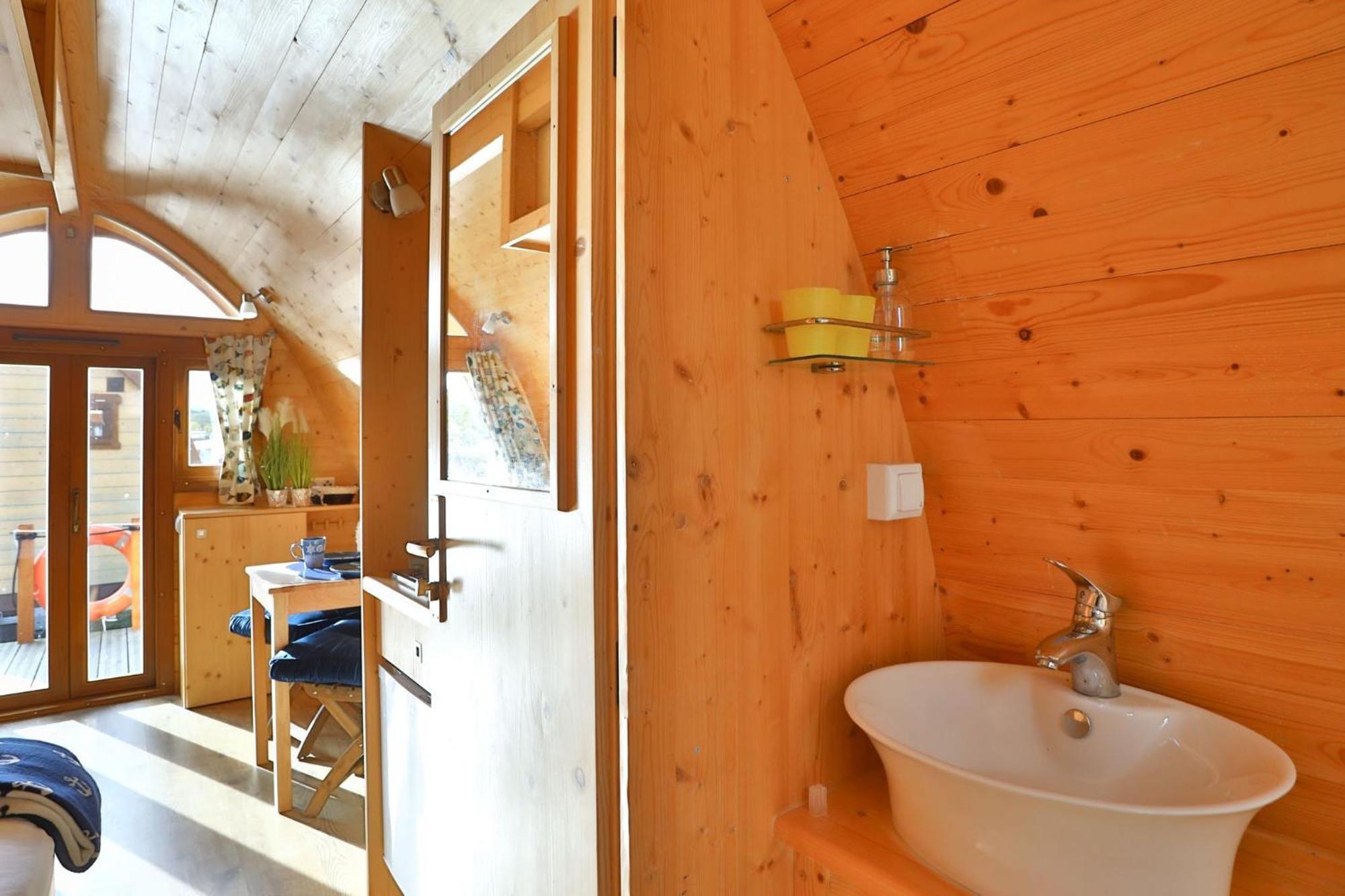 Hausboot Dotterbart Hotel Гагер Екстериор снимка